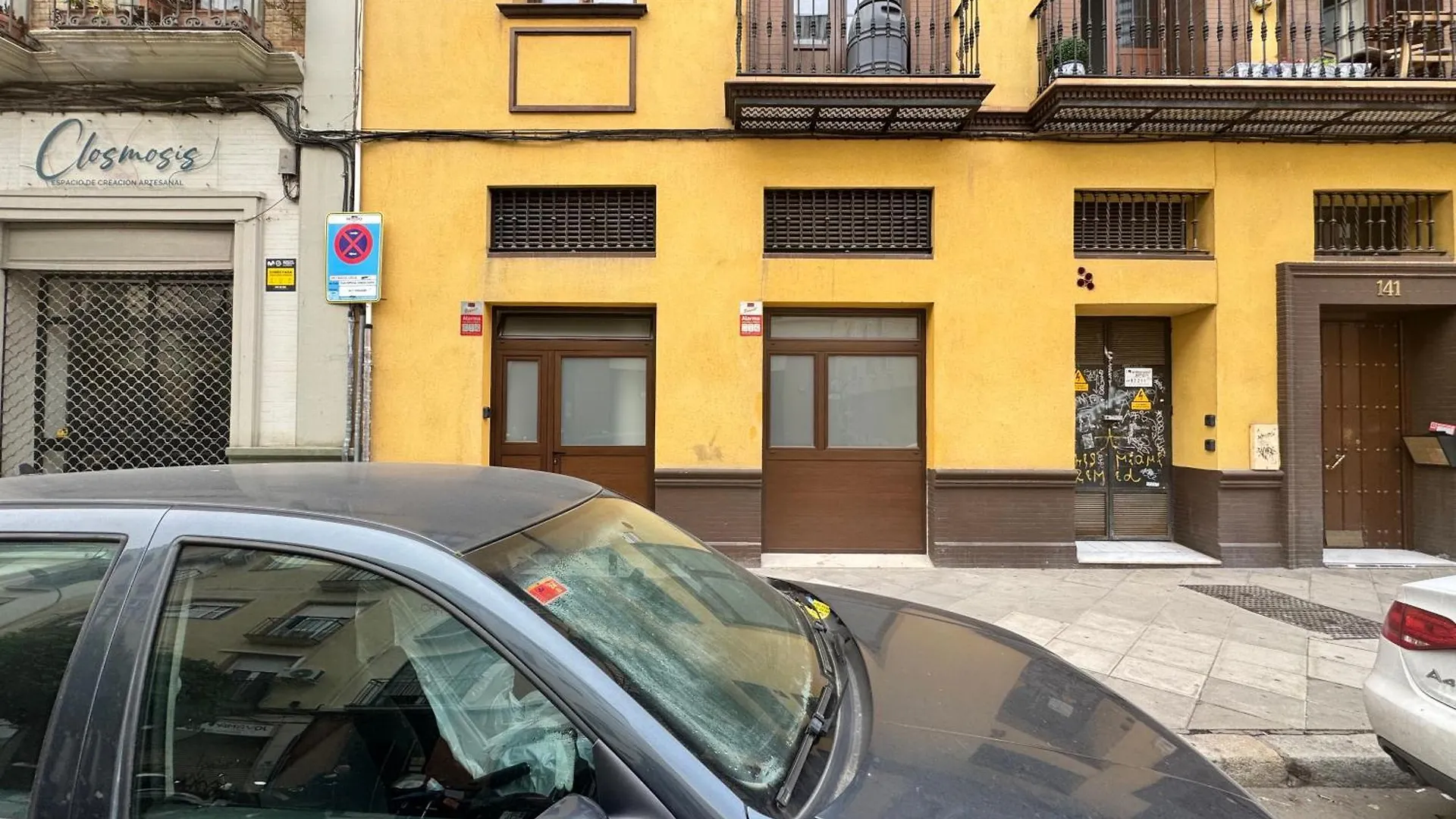 Un Espacio Diferente En Triana. Sevilla 0*,  España